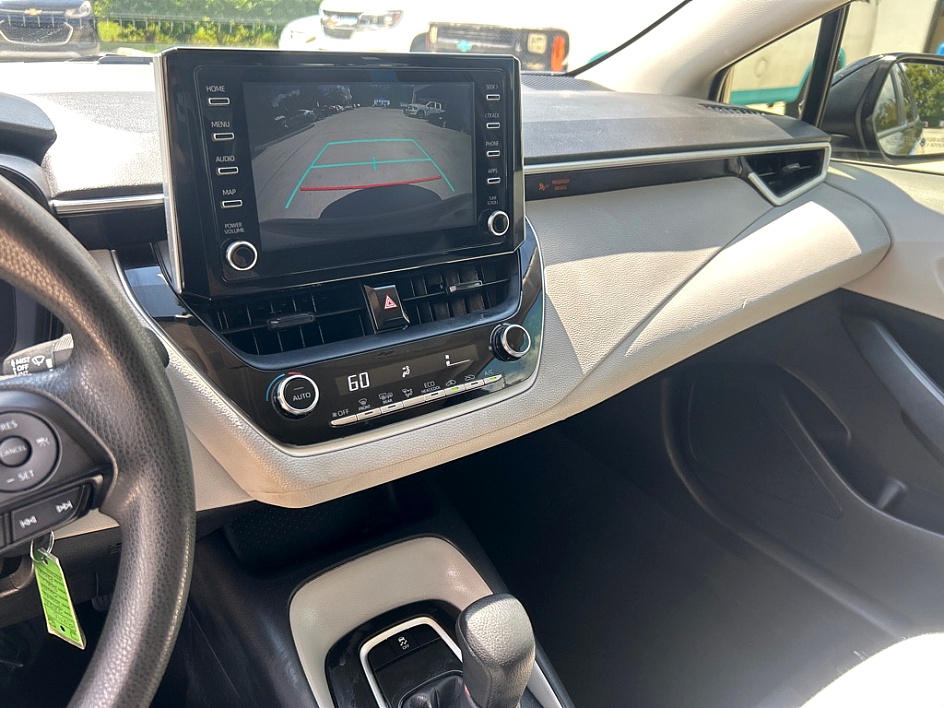 2020 Toyota Corolla LE - Photo 10