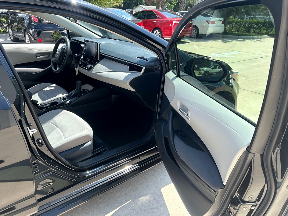 2020 Toyota Corolla LE - Photo 11