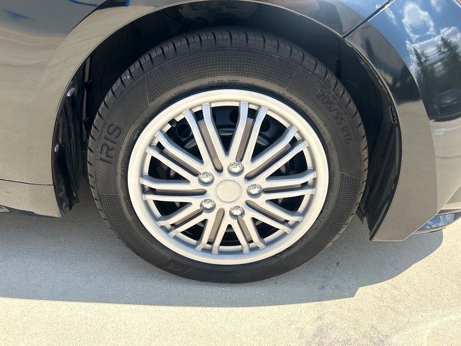 2020 Toyota Corolla LE - Photo 22