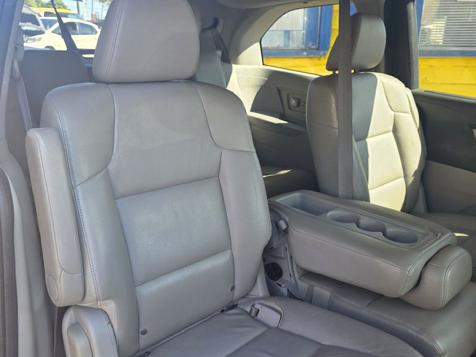2014 Honda Odyssey EX-L photo 3