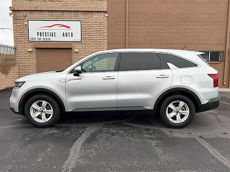 2022 Kia Sorento LX's photo