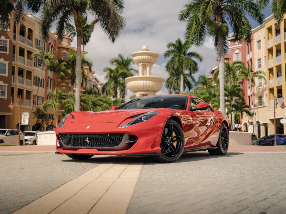 2019 Ferrari 812 Base