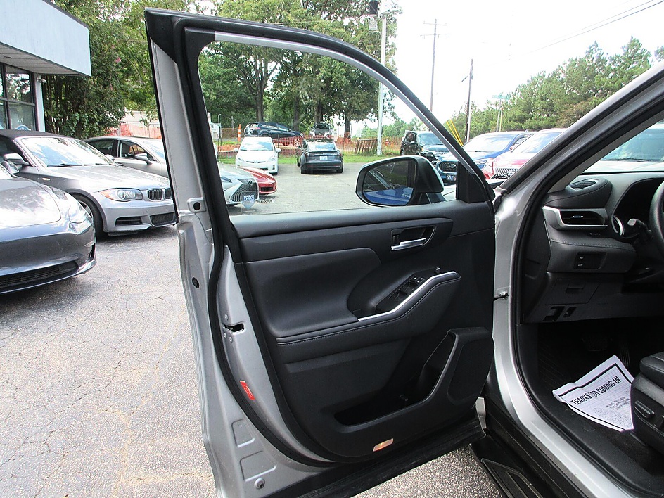 Toyota Highlander photo 8