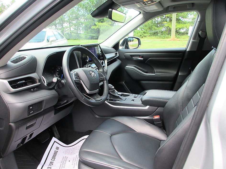 Toyota Highlander photo 9