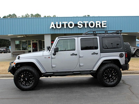 2014 Jeep Wrangler Unlimited Sahara's photo