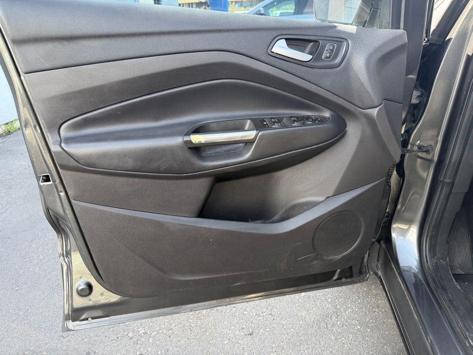 2019 Ford Escape SE - Photo 11