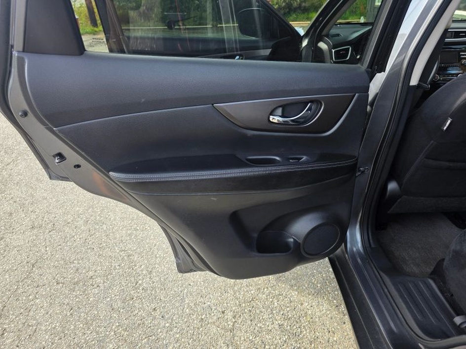 2014 Nissan Rogue SV - Photo 11