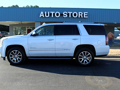 2017 GMC Yukon Denali's photo