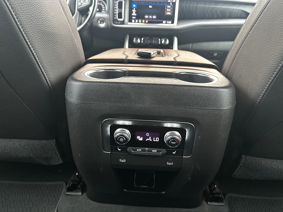 2021 GMC Yukon Denali - Photo 23